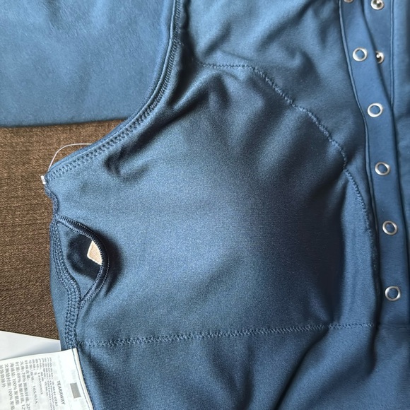 Abercrombie YPB Henley slim tank, NWT, ink blue, size Small - Picture 4 of 4